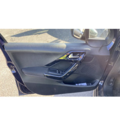 Attache ceinture avant droit PEUGEOT 208 1