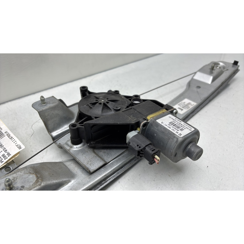 Leve vitre electrique avant droit PEUGEOT 208 1 Photo n°4
