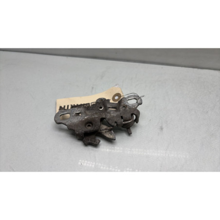 Fermeture de capot PEUGEOT 2008 1
