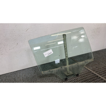 Vitre arriere droit PEUGEOT 2008 1