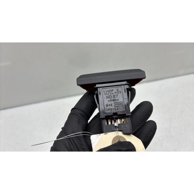 Bouton de warning ISUZU D-MAX 2 Photo n°3