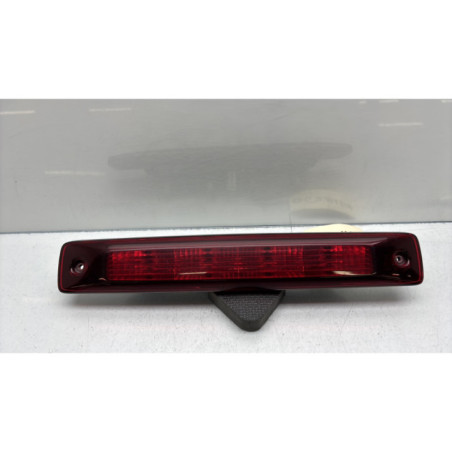 Feu arriere stop central ISUZU D-MAX 2 Photo n°1