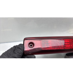 Feu arriere stop central ISUZU D-MAX 2