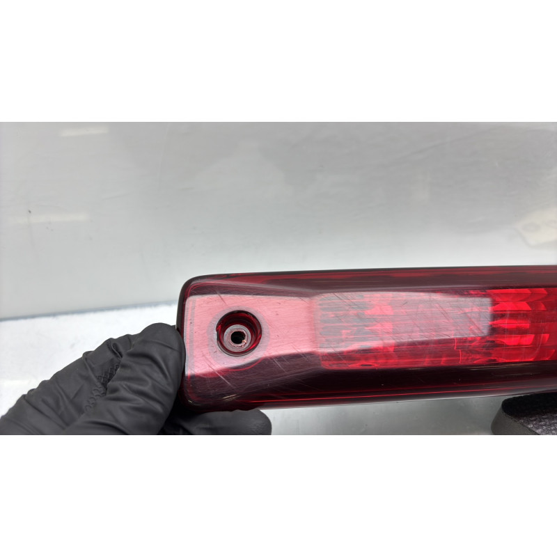 Feu arriere stop central ISUZU D-MAX 2 Photo n°2