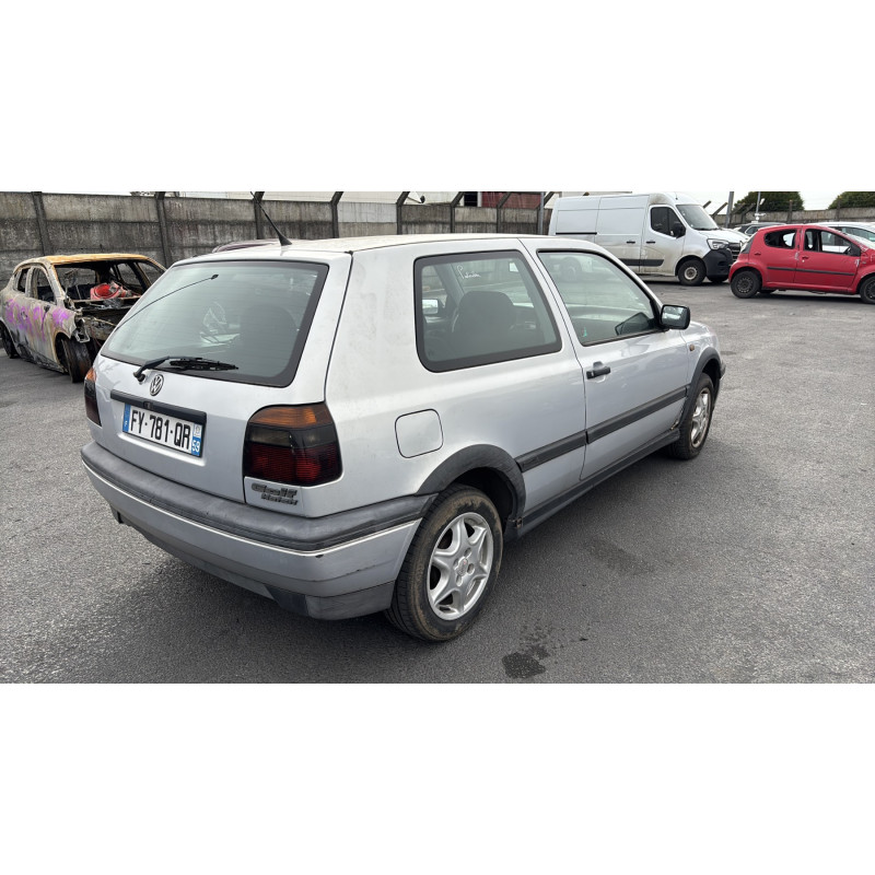 Pare choc avant VOLKSWAGEN GOLF 3 Photo n°10