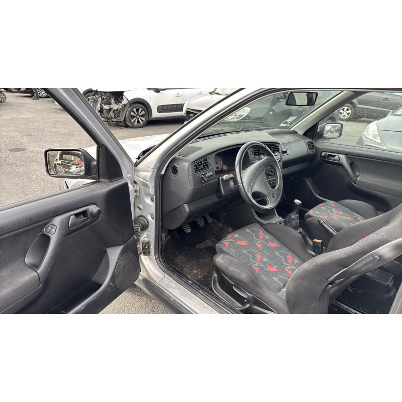 Pare choc avant VOLKSWAGEN GOLF 3 Photo n°16