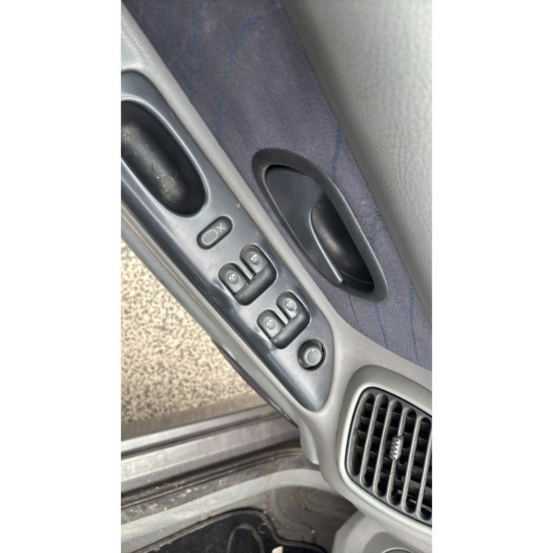 Aile avant droit RENAULT LAGUNA 1 Photo n°16
