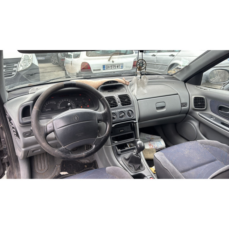 Aile avant gauche RENAULT LAGUNA 1 Photo n°18
