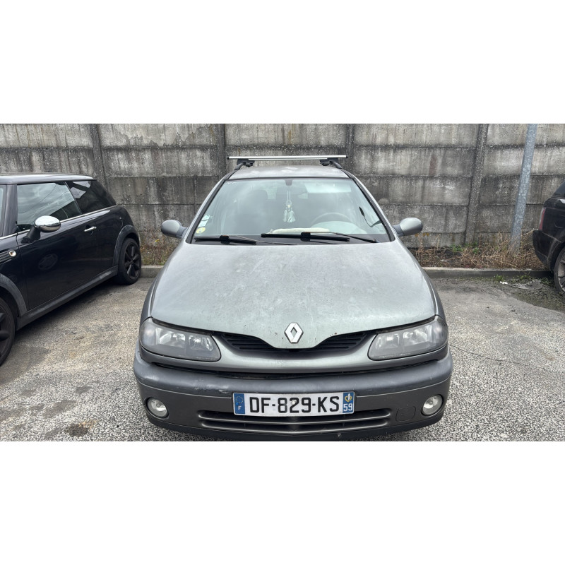 Vitre avant gauche RENAULT LAGUNA 1 Photo n°11