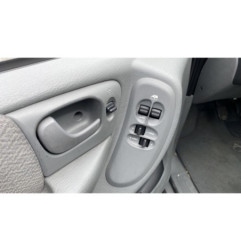 Serrure avant droit CHRYSLER VOYAGER 4