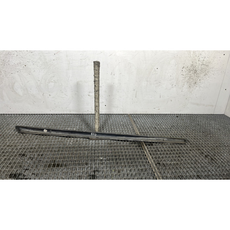 Baguette de porte avant gauche PEUGEOT 107 Photo n°4
