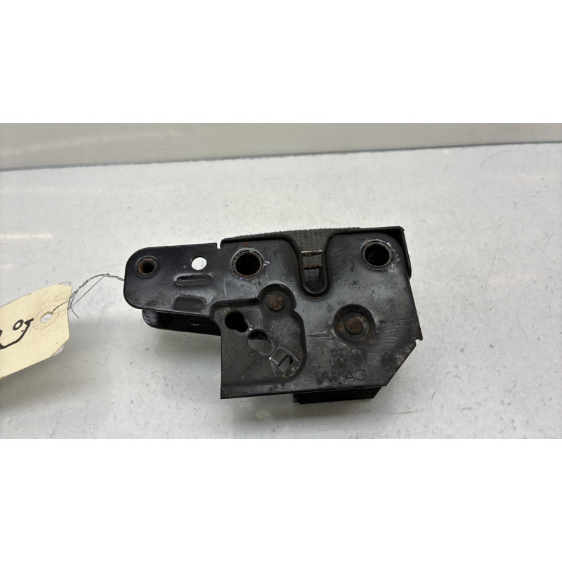 Fermeture de capot VOLKSWAGEN POLO 4 Photo n°1