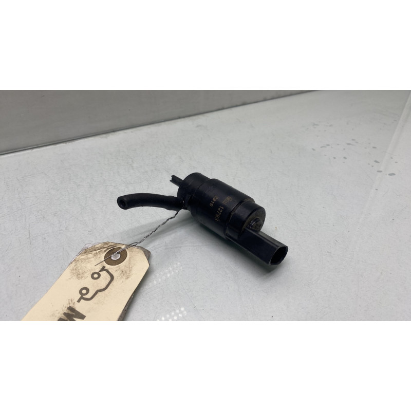 Pompe lave glace avant BMW SERIE 3 E90 Photo n°2
