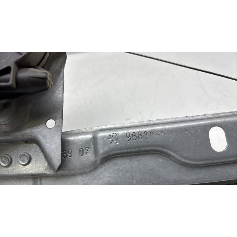 Leve vitre electrique avant droit PEUGEOT 207 Photo n°4