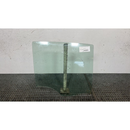Vitre arriere droit RENAULT CLIO 3 Photo n°1