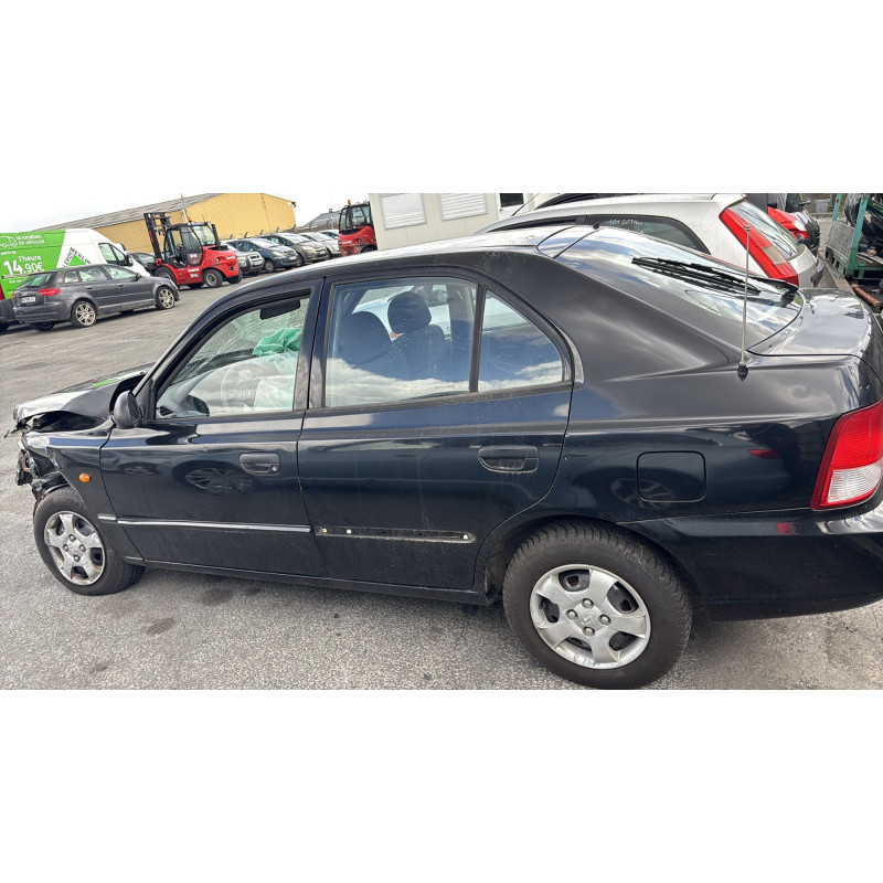 Feu arriere principal gauche (feux) HYUNDAI ACCENT 2 Photo n°19