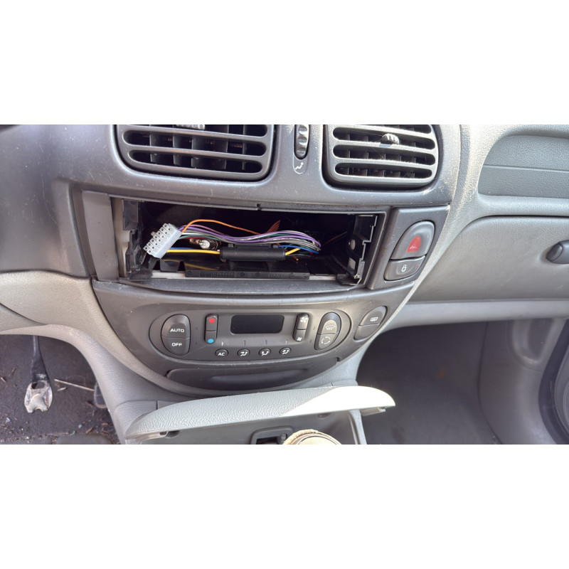Feu arriere principal gauche (feux) RENAULT SCENIC 1 Photo n°16
