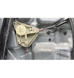 Leve vitre electrique avant gauche VOLKSWAGEN POLO 4