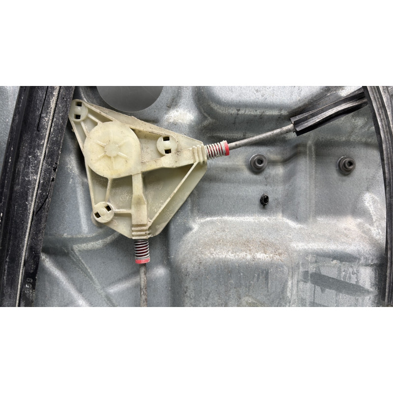 Leve vitre electrique avant gauche VOLKSWAGEN POLO 4 Photo n°6