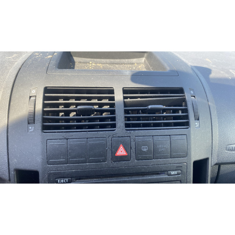 Poignee interieur avant gauche VOLKSWAGEN POLO 4 Photo n°20