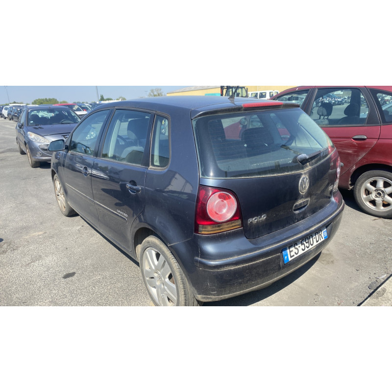 Compresseur clim VOLKSWAGEN POLO 4 Photo n°8