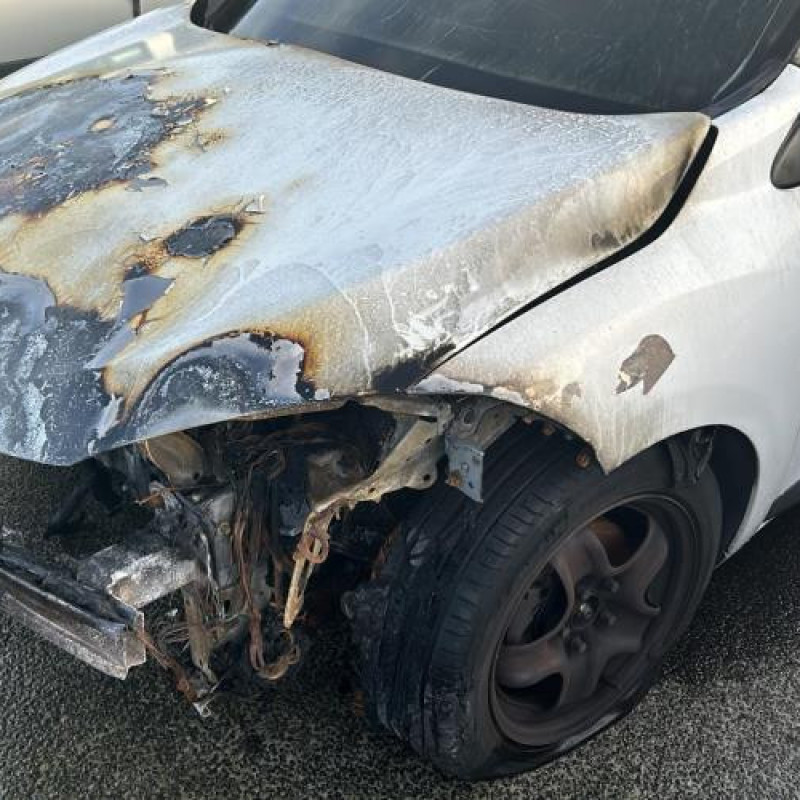 Bras essuie glace arriere RENAULT MEGANE 3 Photo n°8