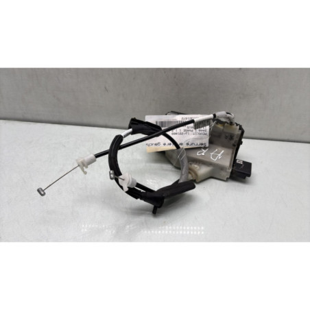 Serrure arriere gauche PEUGEOT 2008 1