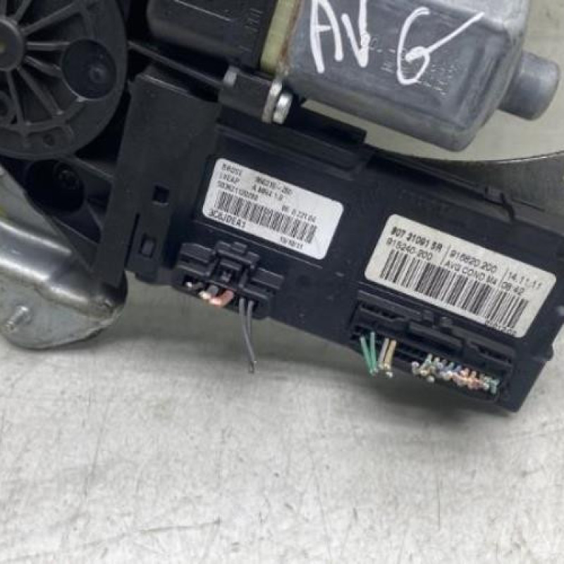 Leve vitre electrique avant gauche RENAULT MEGANE 3 Photo n°3