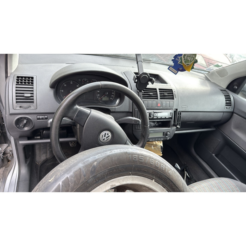 Compresseur clim VOLKSWAGEN POLO 4 Photo n°12