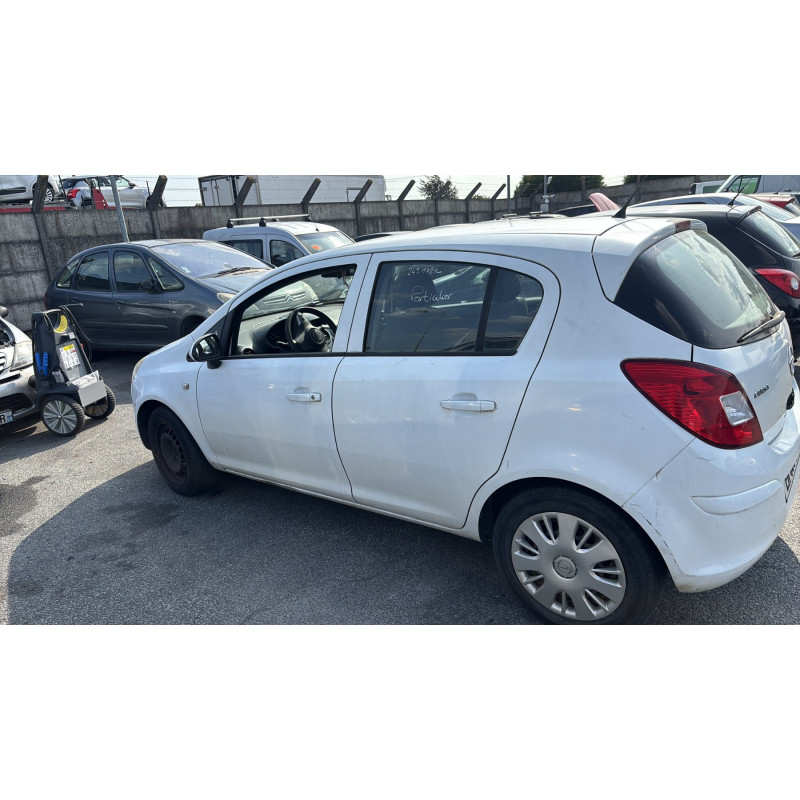 Capot OPEL CORSA D Photo n°11