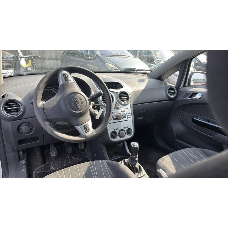 Capot OPEL CORSA D Photo n°19