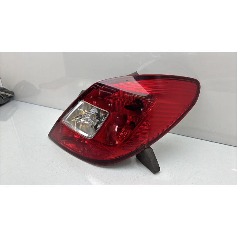 Feu arriere principal droit (feux) OPEL CORSA D Photo n°2