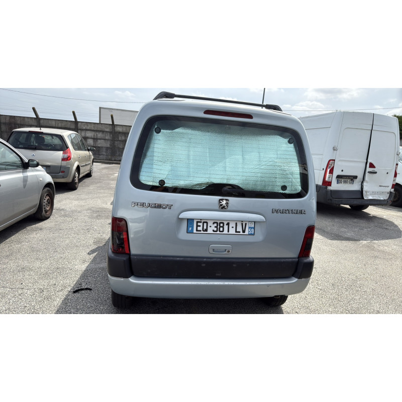 Pare choc arriere PEUGEOT PARTNER 1 Photo n°3