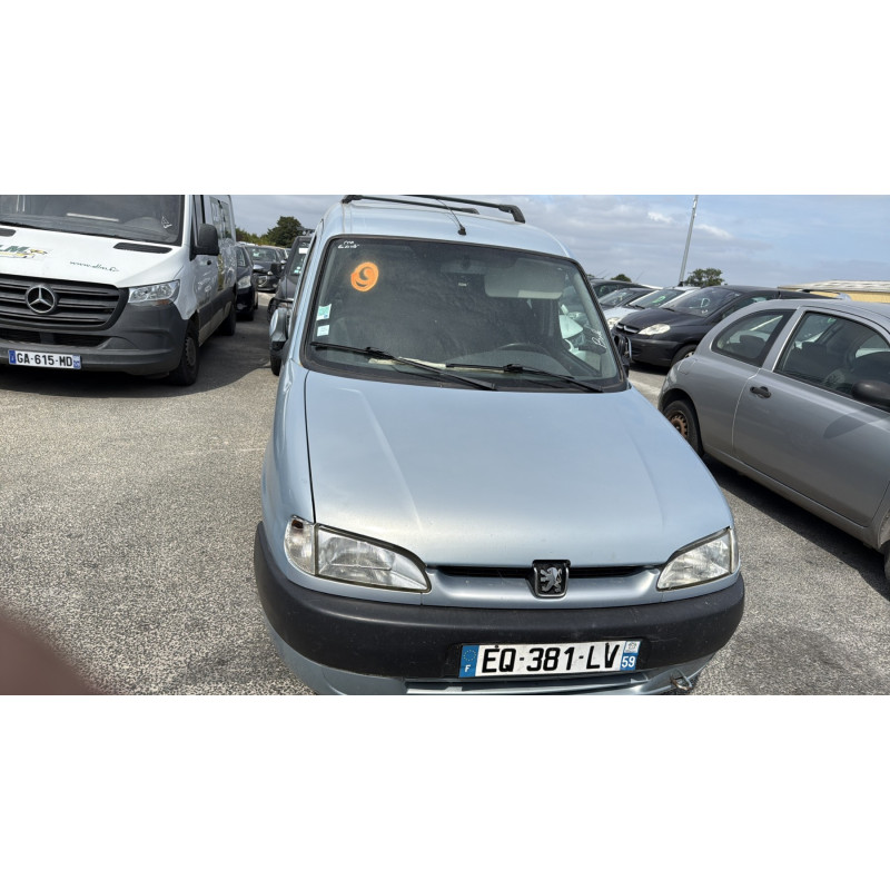 Pare choc arriere PEUGEOT PARTNER 1 Photo n°6