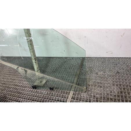 Vitre avant droit PEUGEOT 3008 1