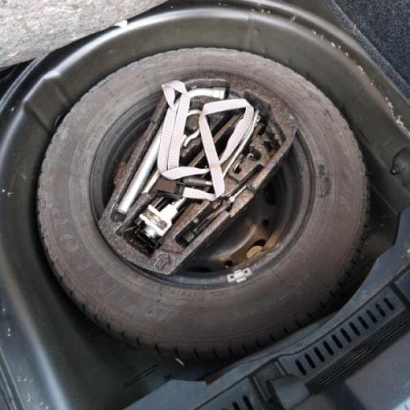 Attache ceinture arriere droit SEAT IBIZA 4 Photo n°5