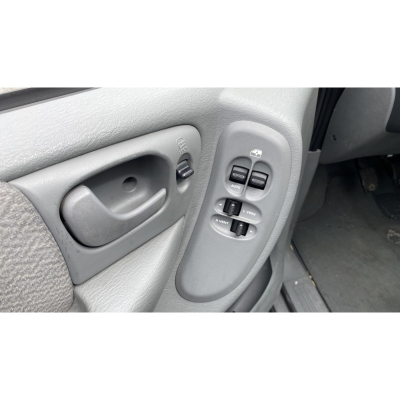 Traverse superieure CHRYSLER VOYAGER 4 Photo n°14