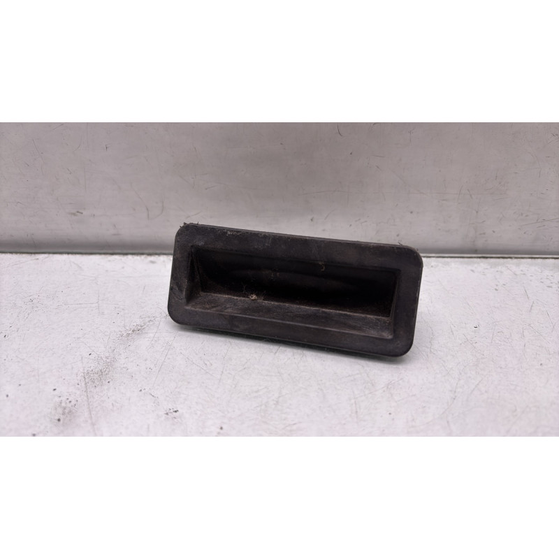 Bouton de coffre FORD FIESTA 6 Photo n°1