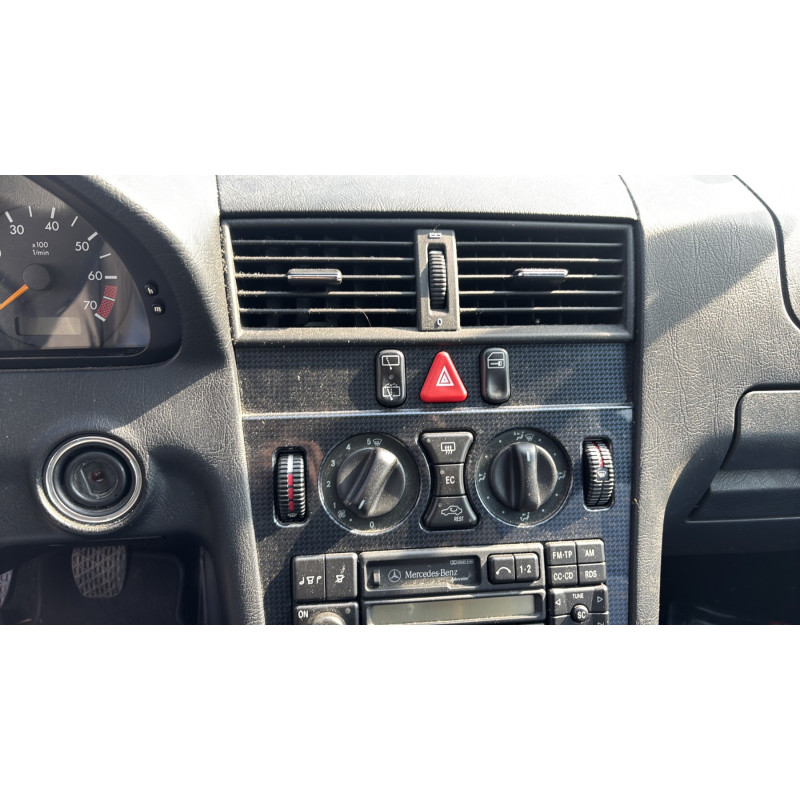 Feu arriere principal droit (feux) MERCEDES CLASSE C 202 Photo n°19