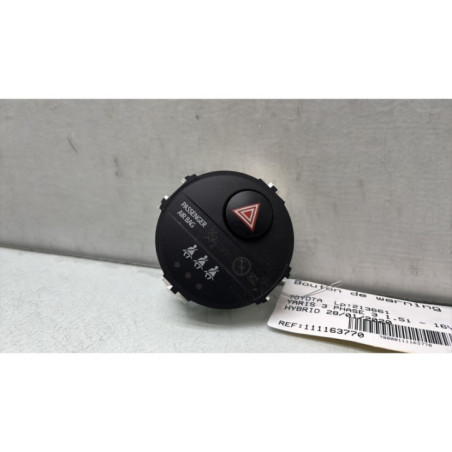 Bouton de warning TOYOTA YARIS 3 Photo n°1