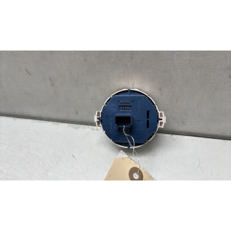 Bouton de warning TOYOTA YARIS 3 Photo n°2