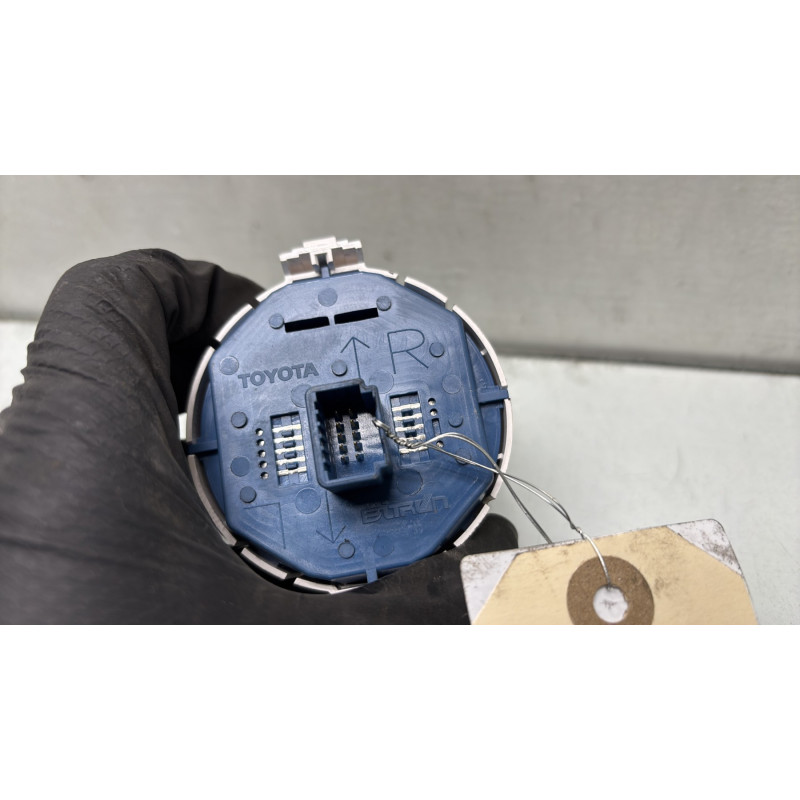 Bouton de warning TOYOTA YARIS 3 Photo n°3