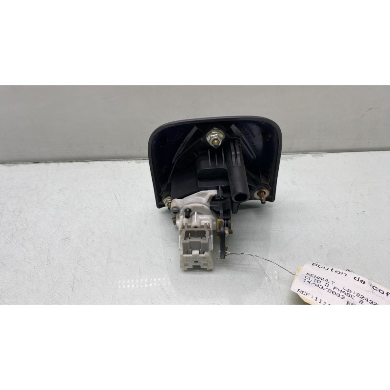 Bouton de coffre RENAULT CLIO 2 Photo n°2