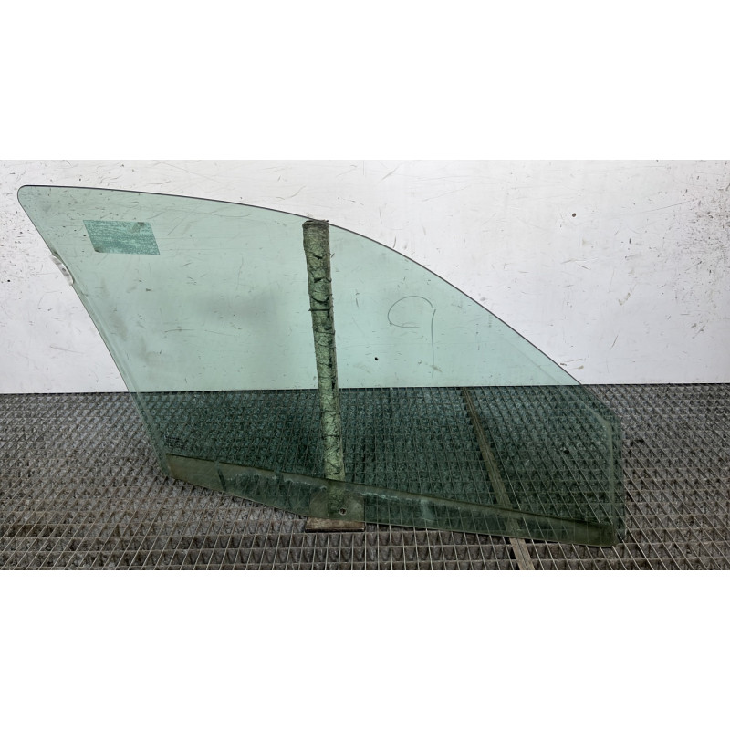 Vitre avant gauche RENAULT CLIO 2 Photo n°4