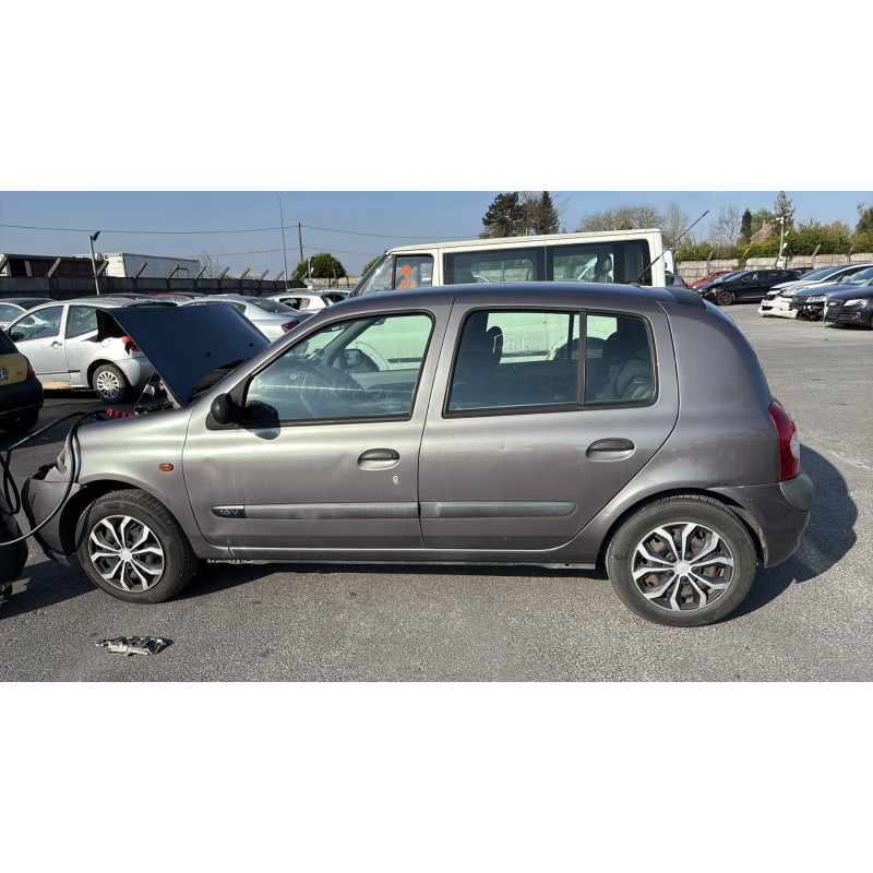 Vitre avant gauche RENAULT CLIO 2 Photo n°11