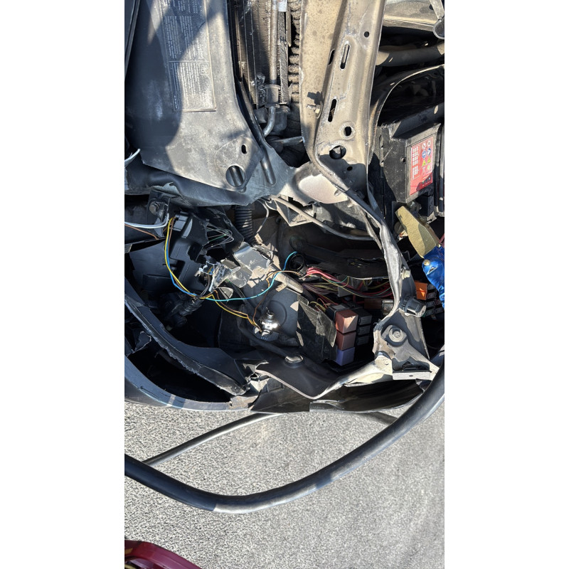 Vitre avant gauche RENAULT CLIO 2 Photo n°14