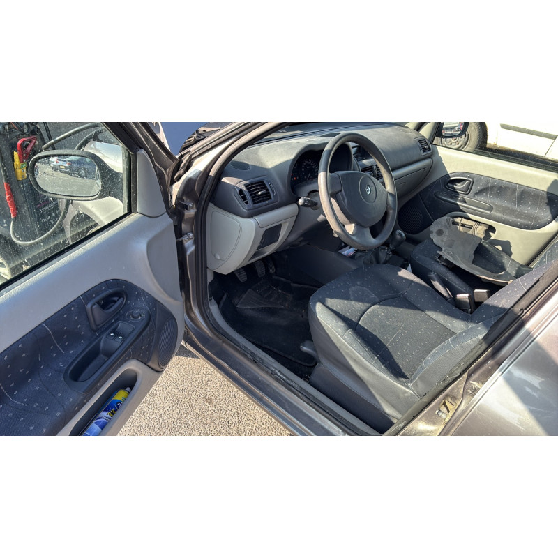 Vitre avant gauche RENAULT CLIO 2 Photo n°20