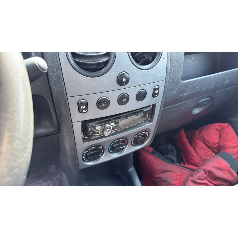 Pare boue avant gauche CITROEN BERLINGO 1 Photo n°18