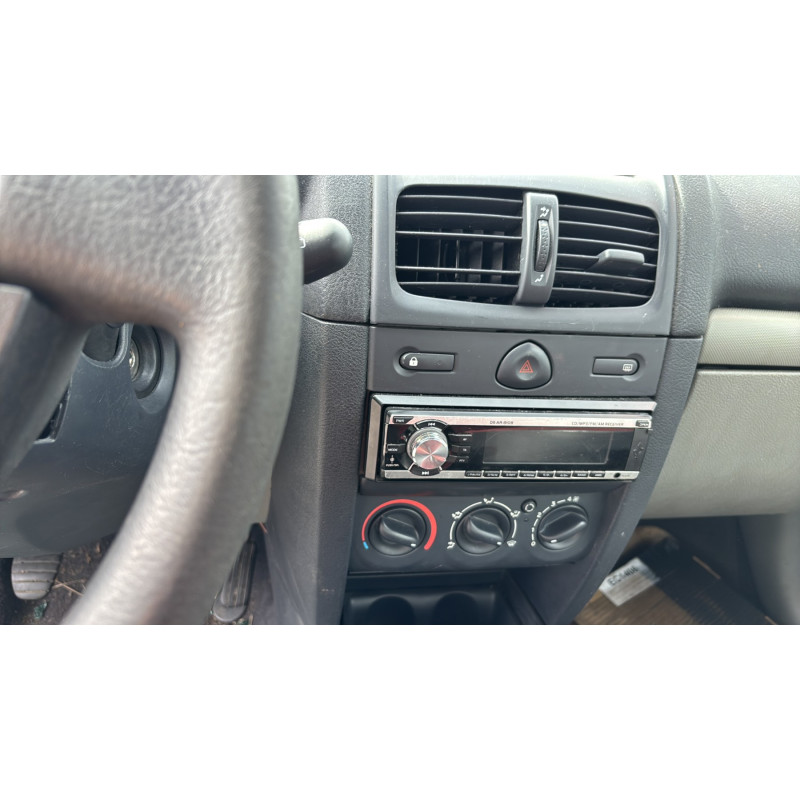 Custode arriere droit (porte) RENAULT CLIO 2 Photo n°19