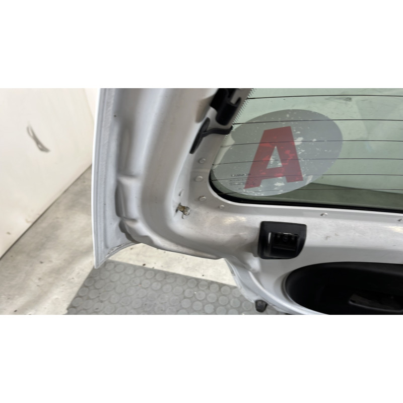 Malle/Hayon arriere RENAULT TWINGO 2 Photo n°11